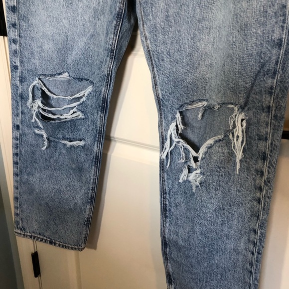 American Eagle Mom Straight Jeans. High Waisted. Loose Fit. Size 12 - Picture 7 of 12